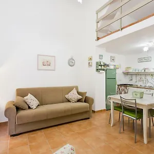  Appartamento Little House Inside Capo's Market Italia